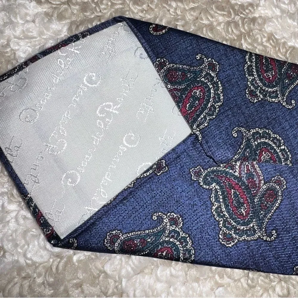 Oscar De La Renta tie